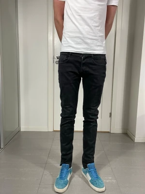 Replay Anbass Hyperflex Jeans  - Säljer nu dessa Replay Anbass Hyperflex Jeans, W31 o L32, skriv för fler bilder/frågor🙌🏼