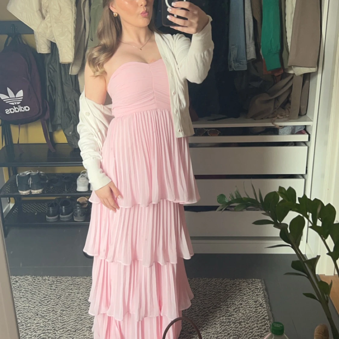 Ljusrosa axelbandslös balklänning - 1