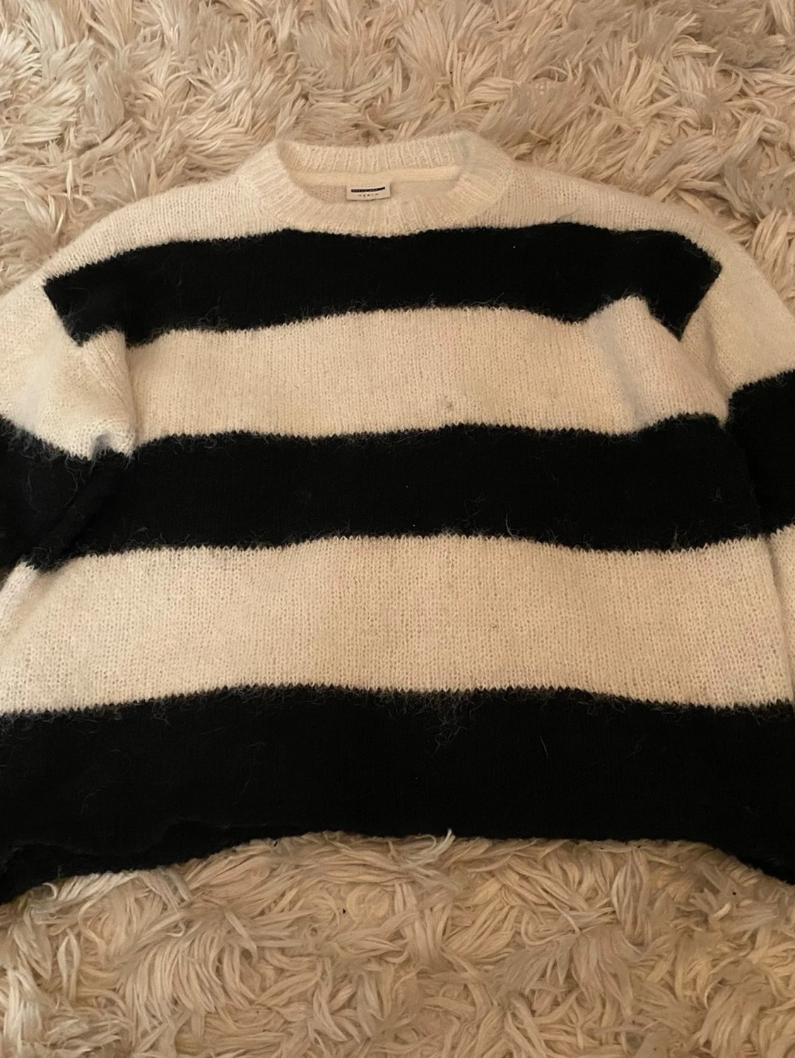 Randig stickad tröja 