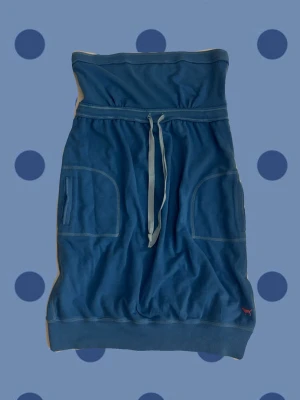 Blå tubtopp från Pink - Jättefin lång blå tubtopp från Pink Victoria secret! Pris går att diskuteras