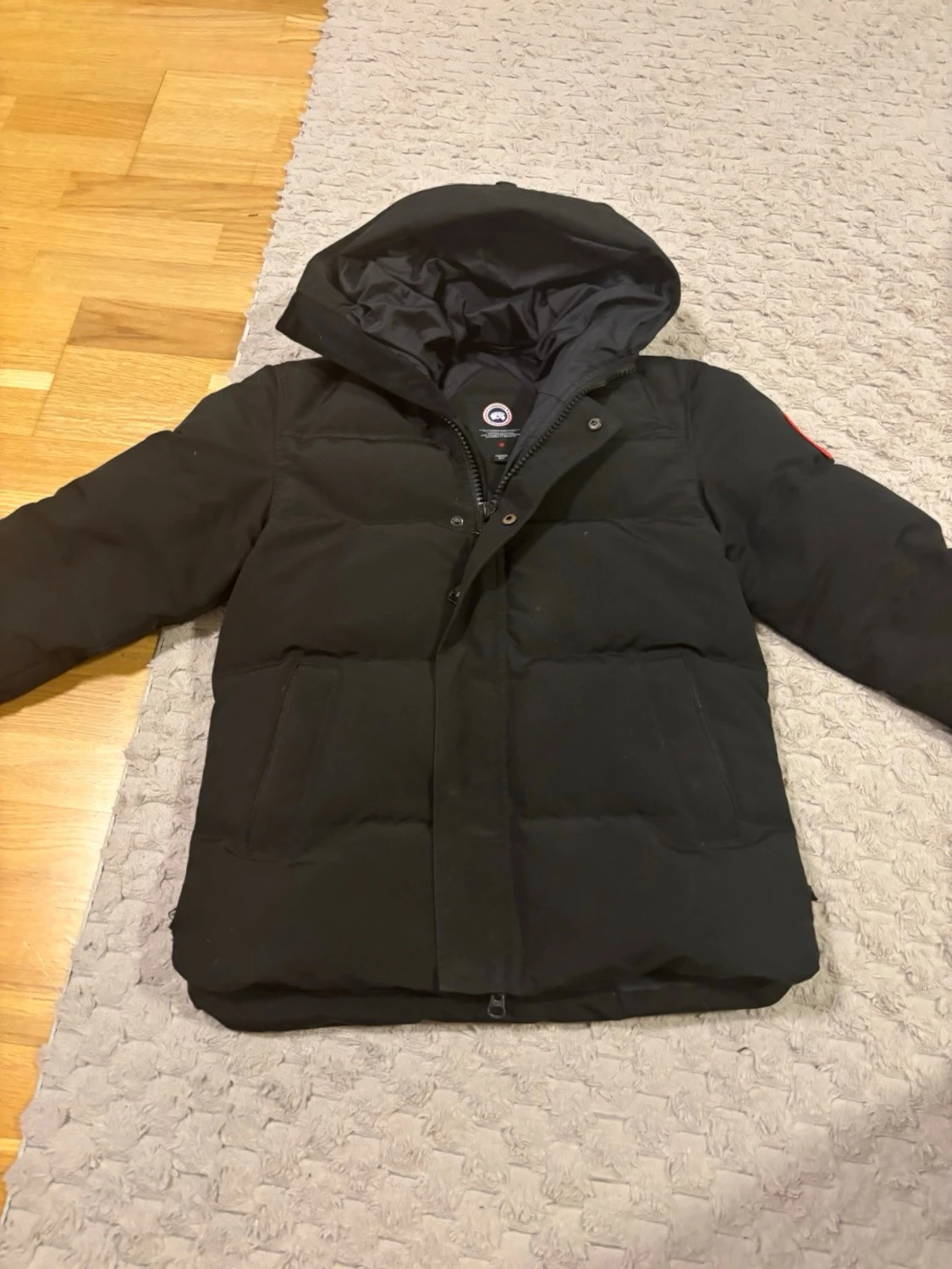 Svart dunjacka från Canada Goose