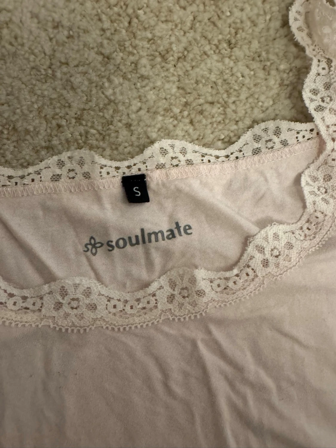 Ljusrosa spetskantad linnetopp Soulmate - 1