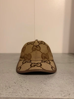 Gucci keps Jumbo - M - Gucci keps Jumbo - M  • Storlek M 58 cm  • Ny skick, alla lappar finns kvar      