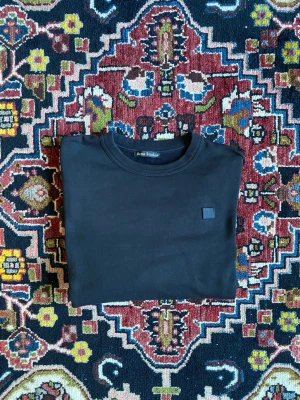 Acne sweatshirt! - Bra skick. Storlek S men passar mer Xs