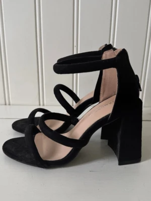 Klackskor  - Jättesnygga klackskor, endast använda 2 gånger 💖💖