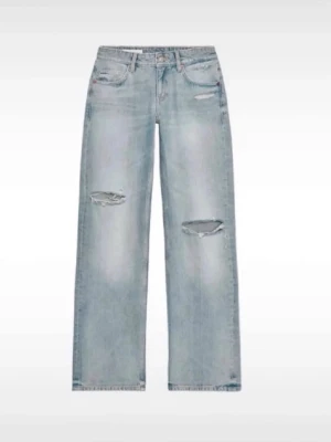 Zara jeans - Säljer jätte snygga jeans från zara då dom tyvärr är för små. Bara använda två gånger, storlek 36. Skriv om det är något du undrar💕