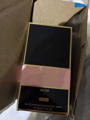Good Girl Blush Elixir parfym 50ml - Hej. Råkade köpa fel parfym så vill bli av med denna så snabbt som möjligt. Detta är Carolina herrera blush elixir 50ml, jag har inte använt den en ända gång så den är helt ny. Köpte den för 1065kr. 