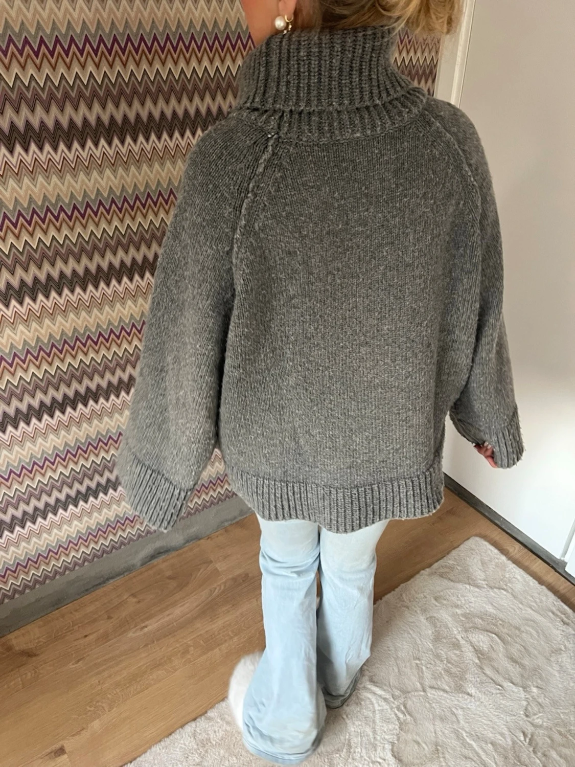 Grå oversized stickad polotröja - 4