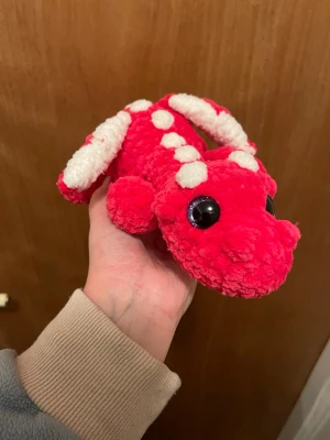 Virkad drake - Handvirkat i mjukt polyester garn!