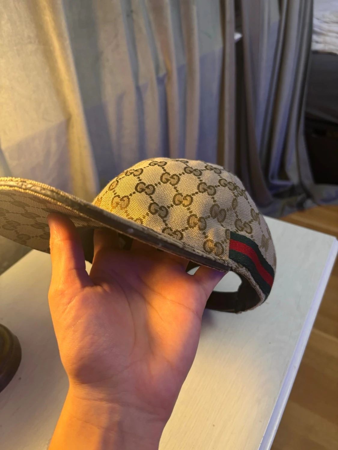 Beige keps från Gucci med GG-mönster - 6