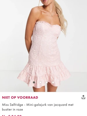 Soker!! - Søker etter denne kjolen fra asos i 32/34💗