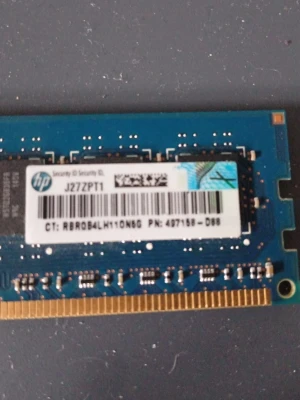 8 gb ddr3 HP RAM-minnen till dator - Säljer två blå 4 gb ddr3 HP RAM-minnen för stationär dator. Båda har kretskort i blått med svarta chip och guldkontakter.