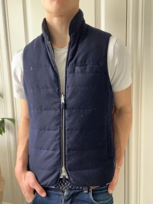 Stenströms reversible vest  - Stenströms reversible vest, Inga defekter! Modellen i bilderna är 180 cm 75 kg och bär Storlek S , Kom med frågor! 🌟 (Kan gå ned i pris vid köp av paket 😉) 