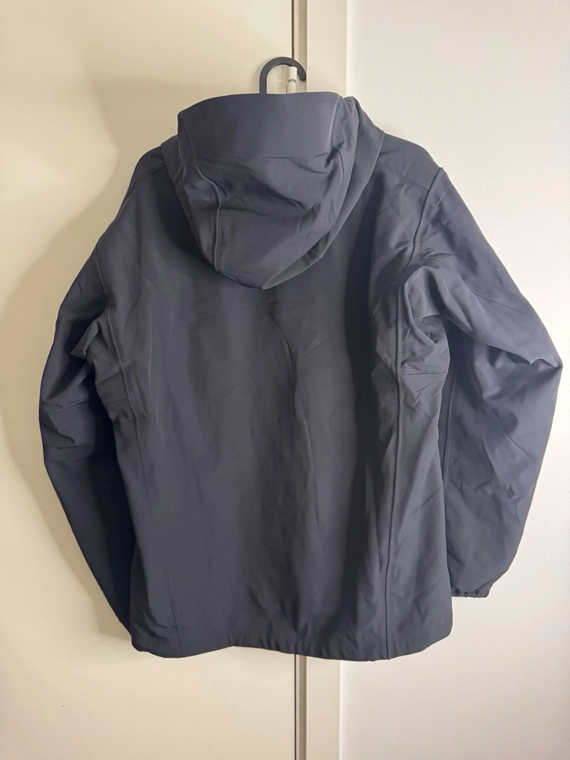 Svart vindjacka från Arc'teryx GAMMA MX HOODY - 2