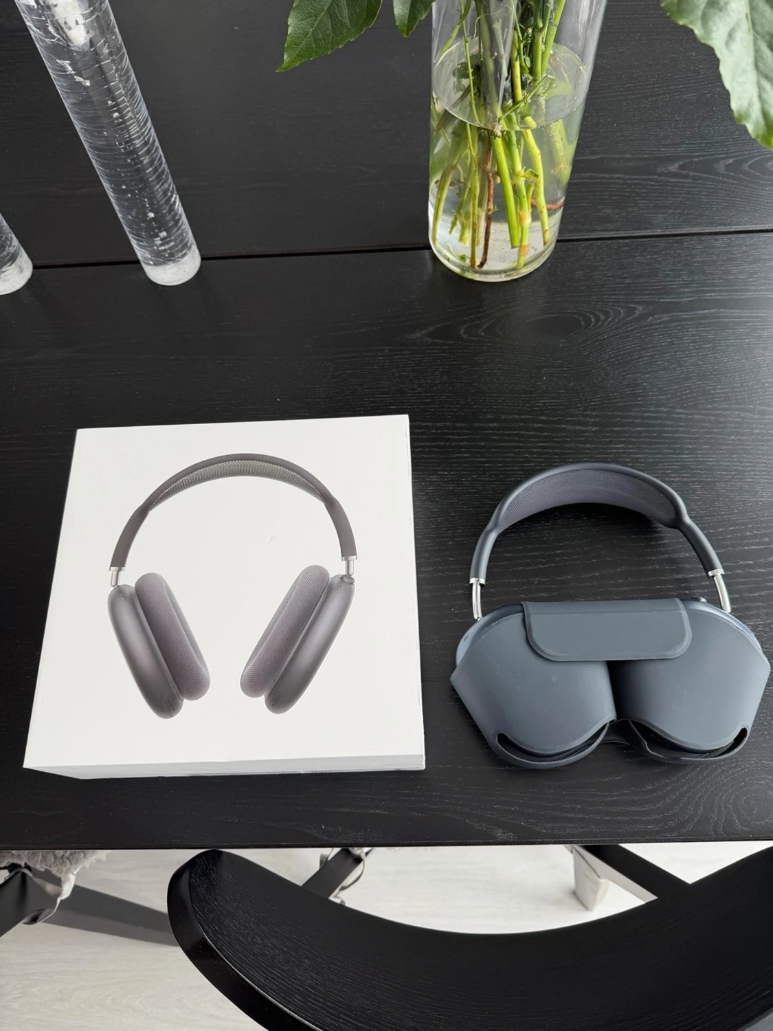 Apple AirPods Max i rymdgrå