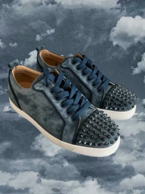 Christian Louboutin skor  - Christian Louboutin skor storlek 41-42 riktigt eftertraktade skick 8/10 därav priset