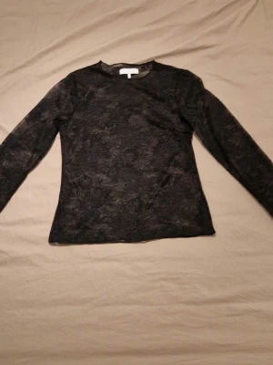 Spetstopp från NA-KD - Endast använd 2 ggr så i mkt bra skick. Genomskinlig.