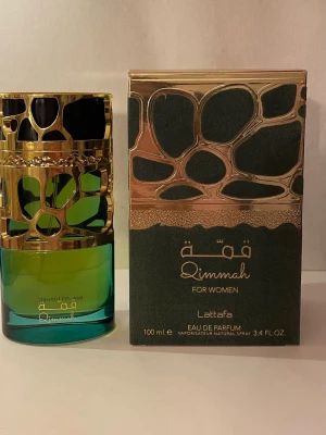 Lattafa Qimmah - Qimmah for her Eau de Parfum från Lattafa 100ml endast testad se bilder. Se bilder för noter. 