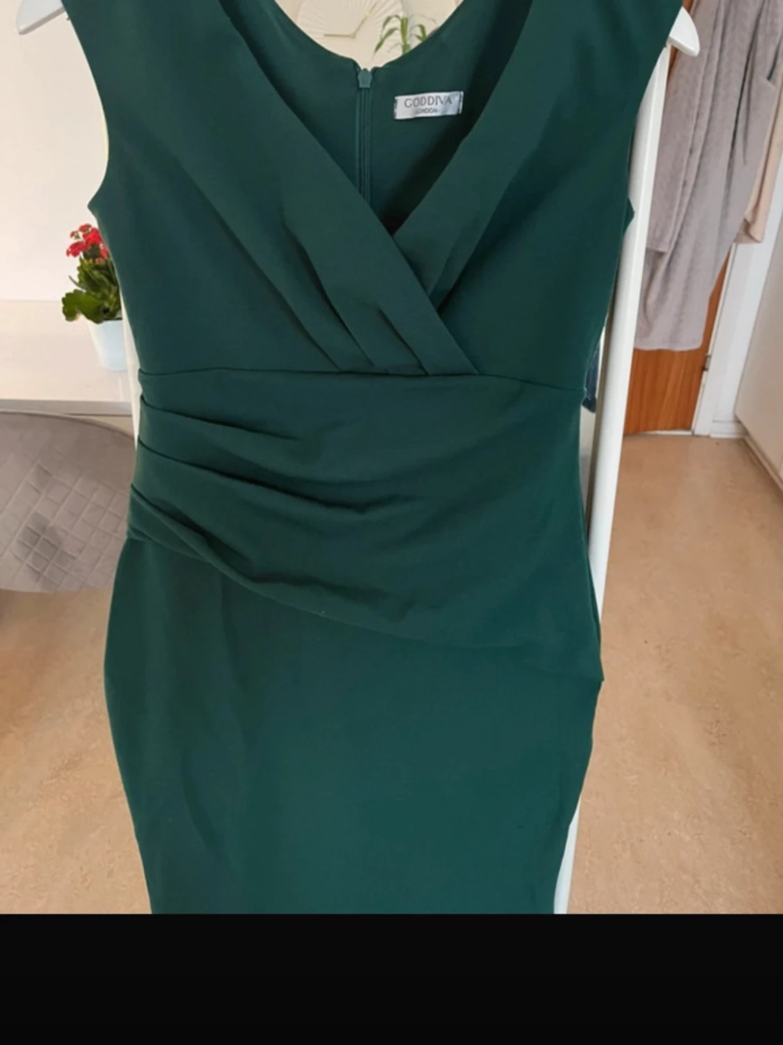 Mörkgrön långklänning med omlott - 2