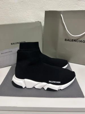 Balenciaga Speed Sneakers  - Helt nya aldrig använda. Storlek 44. Snabb frakt