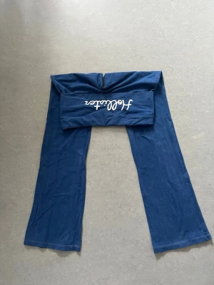 Hollister bootcut  - Populära och eftertraktade bootcut yoga pants💙s/m finns små hål