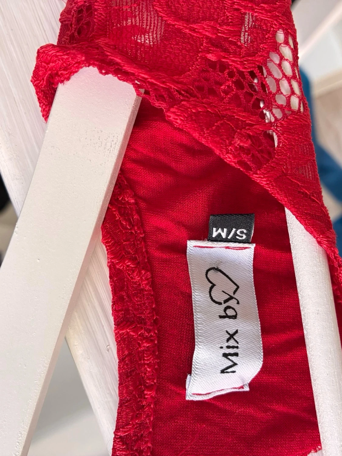 Röd spetsklänning från Mix by Heart - 1