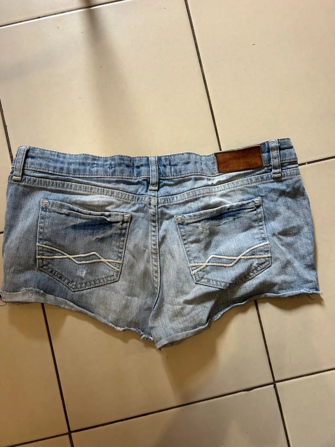 Lågmidajde jeans shorts  - 1