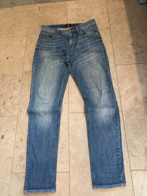Vintage Lee jeans 31/32 - Hör av er vid frågor eller annat!