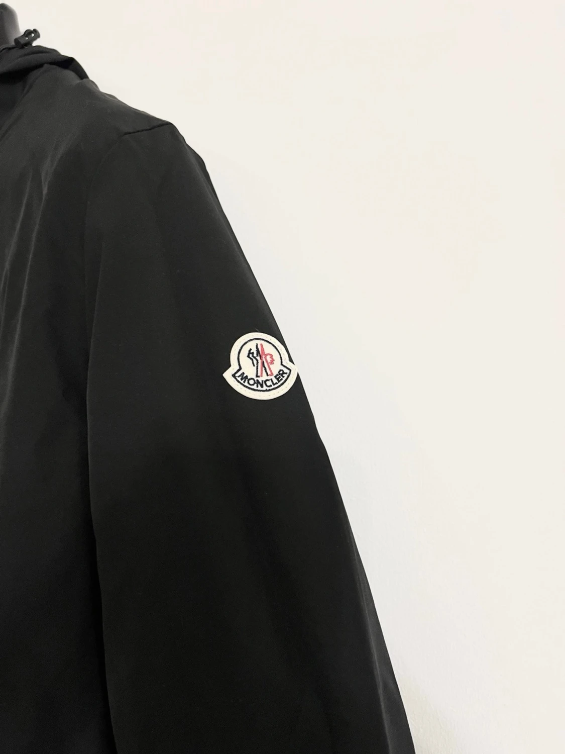 Moncler windbreaker i svart  M - 3