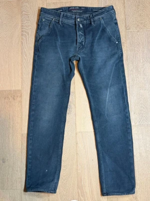 Jacob Cohën jeans - Tvär feta Jacob Cohen jeans i nyskick , de är i storlek W33, väldigt exklusiva & fräscha skälvklart äkta✅ nypris~5300kr