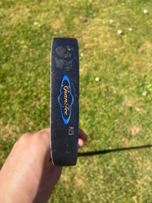 Golf putter - right KÖP EJ VIA INSTABOX - Golf putter right - bra använt skick med många bra ronder kvar!🏌️☀️ KÖP EJ VIA INSTABOX PAKET BLIR DÅ FÖRSTORT, VÄLJ GÄRNA POSTNORD🙂