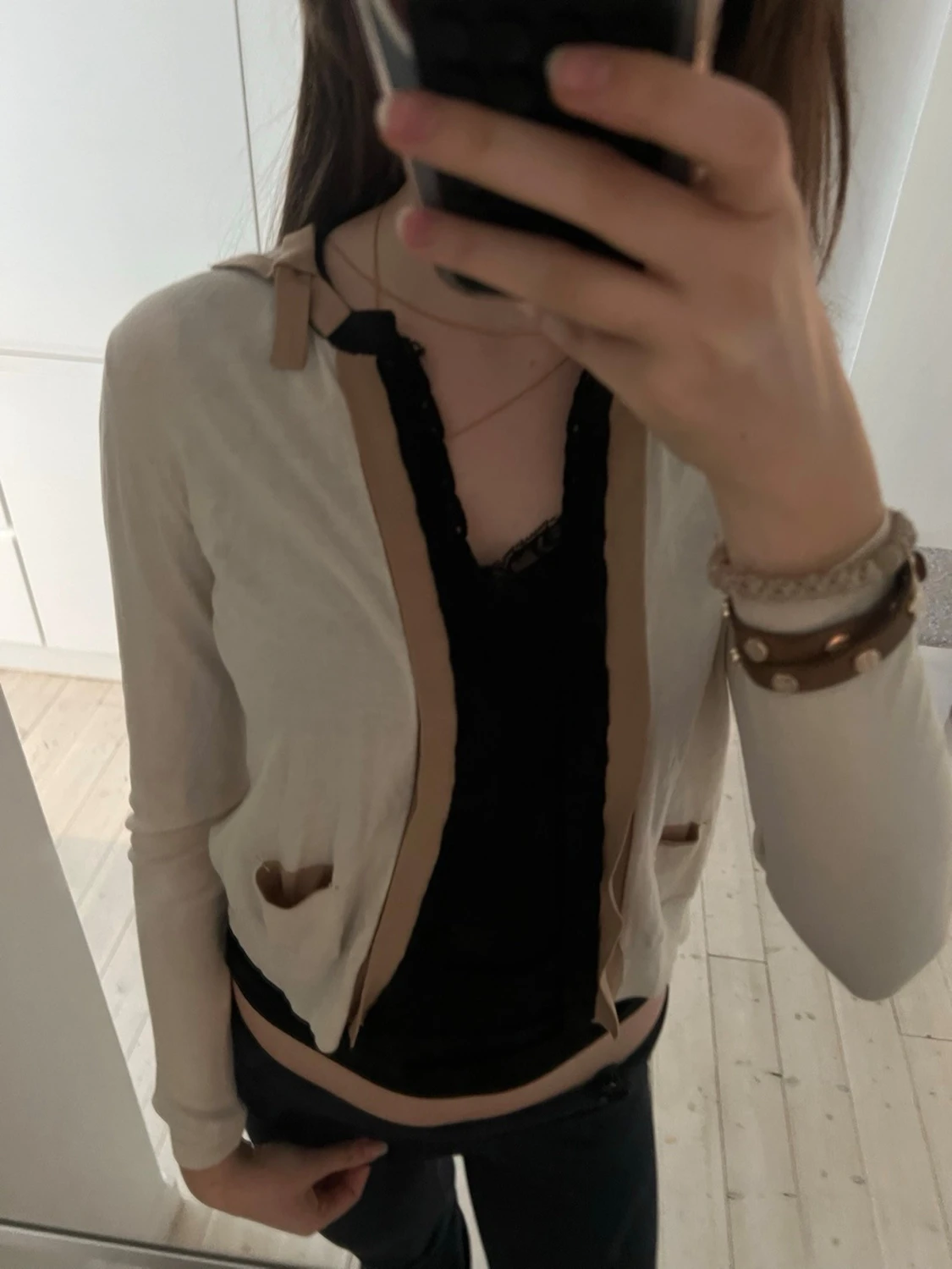 Beige kofta med bruna detaljer - 1