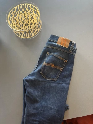 Nudie jeans Lean Dean  - Säljer nu dessa riktigt snygga Nudie jeans i modellen Lean deal, l30 w29, bara höra av dig vid frågor eller funderingar och pris kan absolut diskuteras 