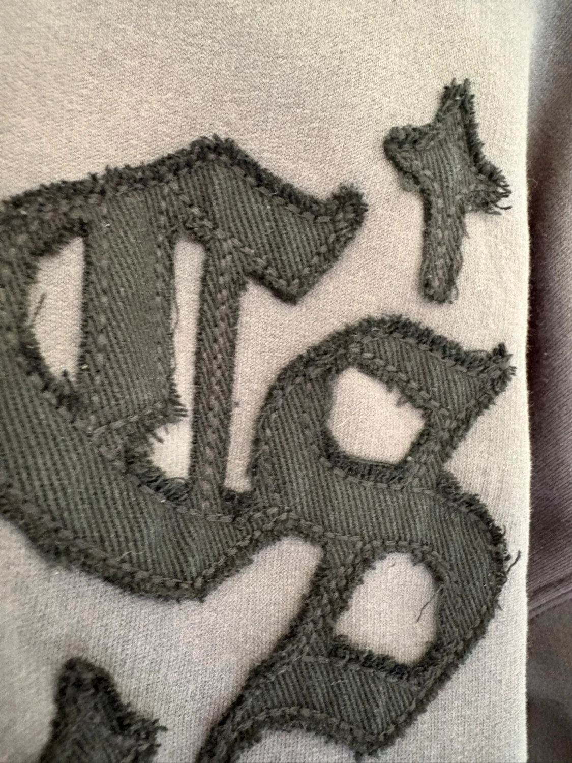 Grå zip hoodie  - 4