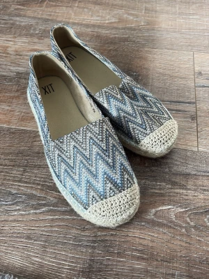 Ballerinaskor ❣️ - Snygga och coola ballerina skor som tyvärr inte kommer till användning. Aldrig använda 🧡 orginalpris på 399kr 