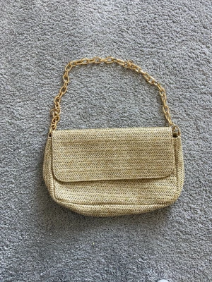 Axelremsväska - Fin strandväder, inga tecken på användning