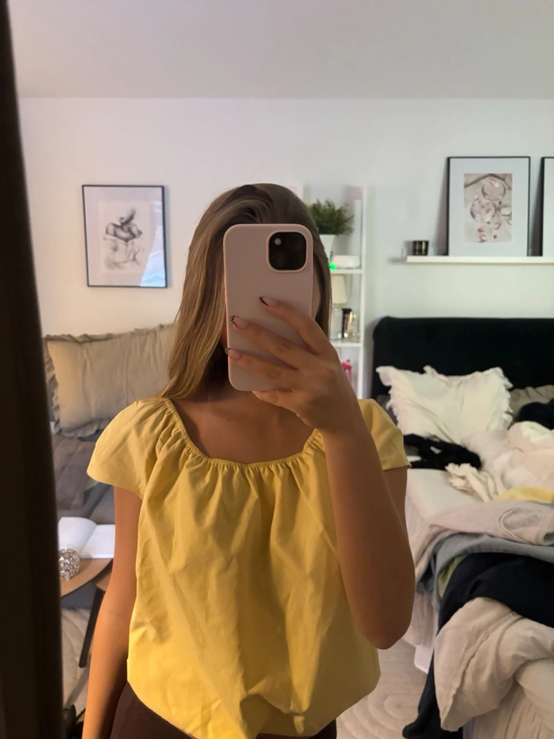 Gul offshoulder topp