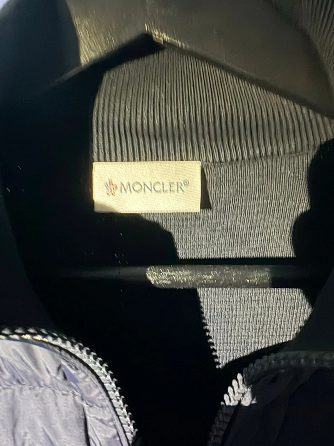 Mörkblå dunväst från Moncler - 1