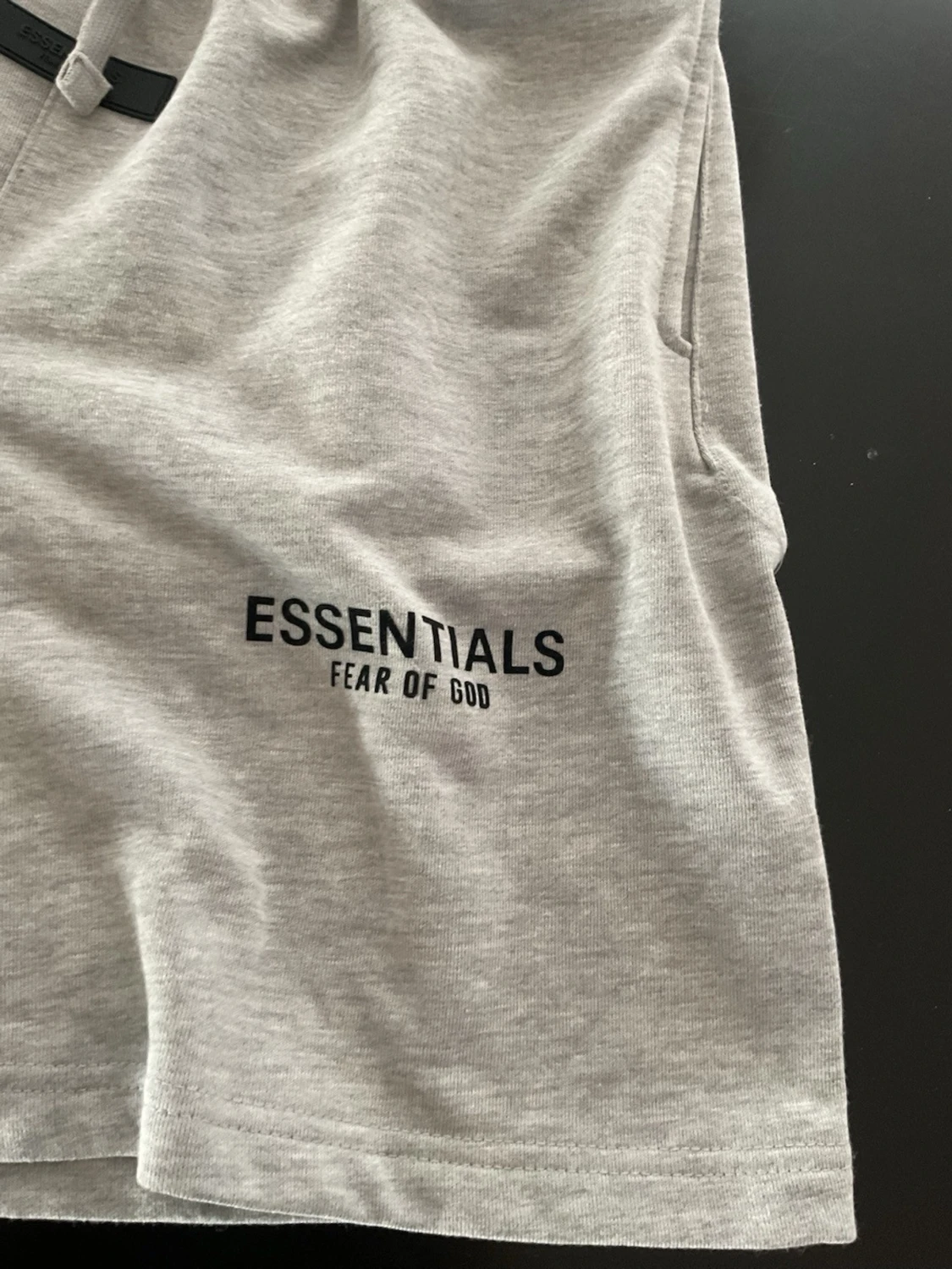 Grå Essentials Fear of God shorts - 1