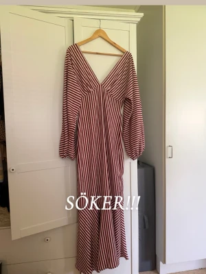 Långklänning NA-KD - SÖKER Storlek L!!