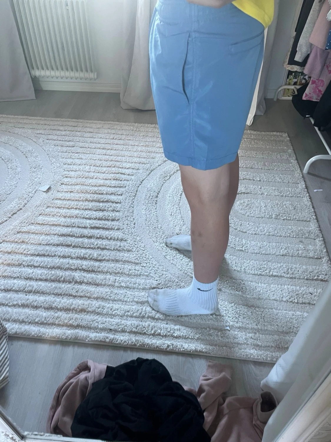 Blå shorts från H&M med meshfoder - 3