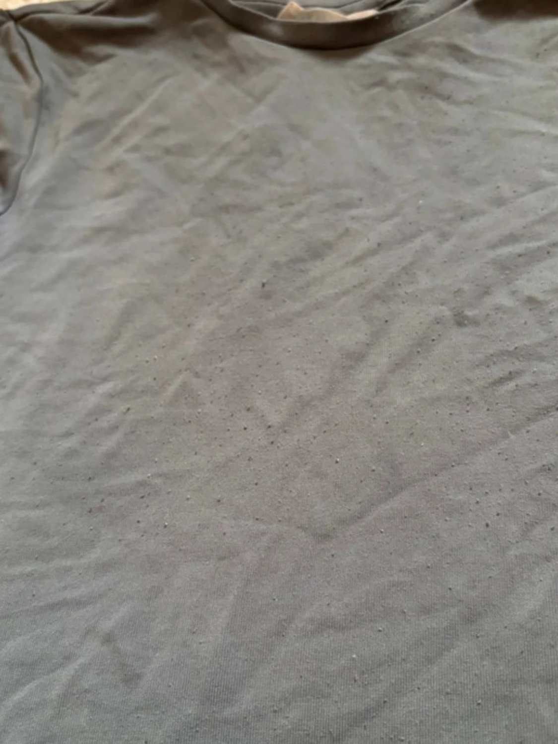 Mörkgrå basic t-shirt - 1