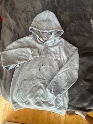 Hoodie  - Nice hoodie bra skön för sommaren passar till allt 