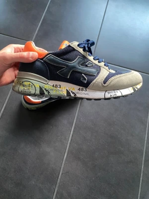 Premiata skor - Säljer ett par premiata skor av modellen ”Maze”. Väldigt bekväm sko, storlek 43. Använd skick men fortfarande väldigt snygga.                                                      Box medföljer ‼️ 
