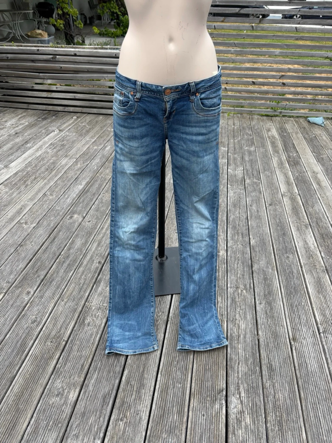 Blå bootcut jeans från LTB
