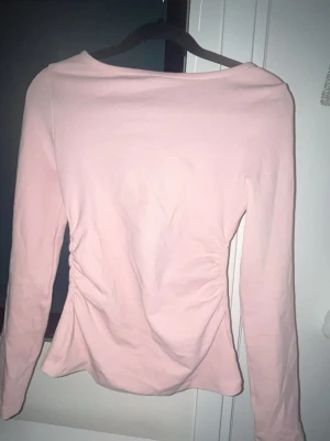 Långärmad tröja  - Långärmad tröja köpt i butik i Turkiet. Storlek S men skulle säga mer xs. 