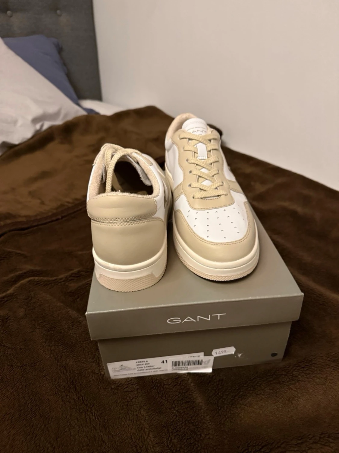Beige och vita sneakers från Gant - 5