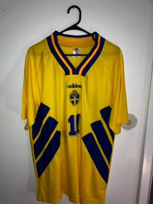 Sverige EM 94 tröja  - DM för fler bilder och frågor