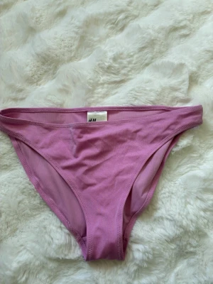 Rosa bikiniunderdel från H&M - Oanvända!