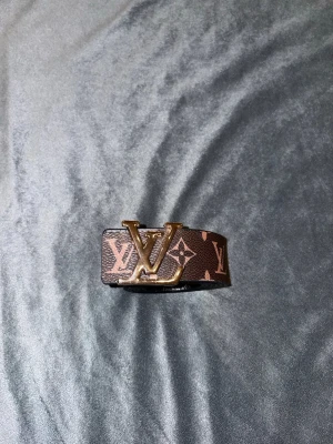 Lv bälte  - Ett premium bälte perfekt för alla tillfällen 